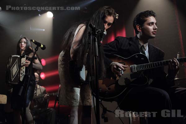 KITTY, DAISY AND LEWIS - 2011-10-12 - PARIS - La Maroquinerie - 